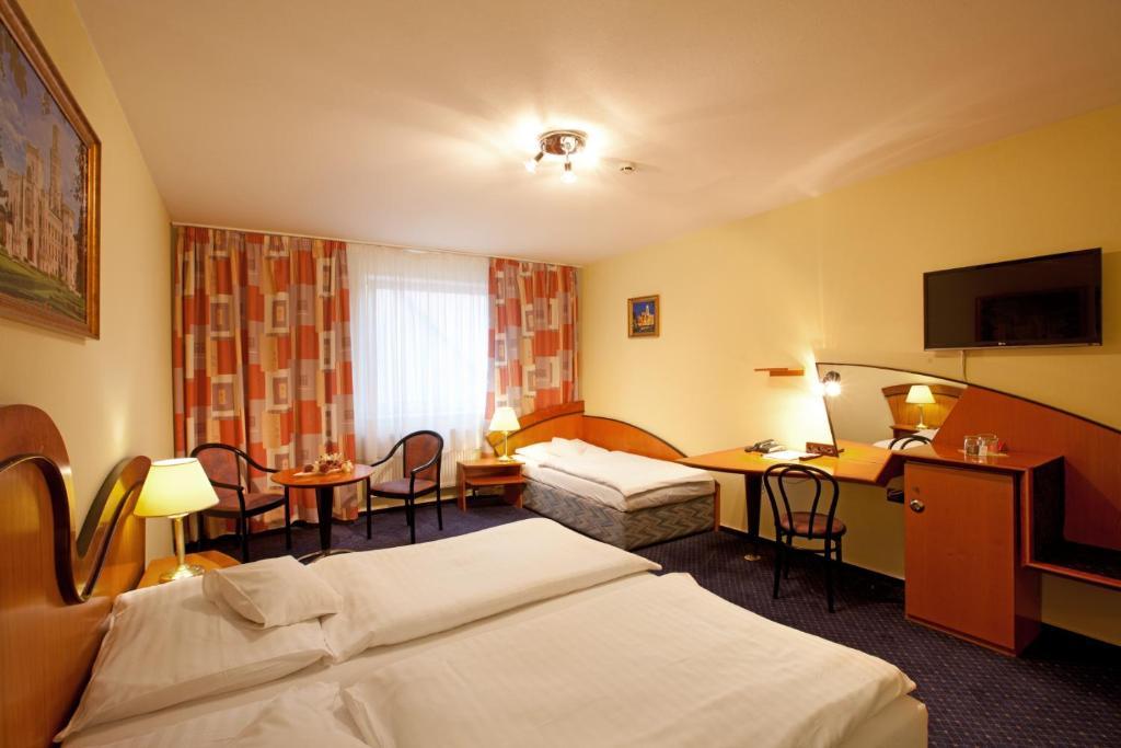 Savoy Hotel 4*